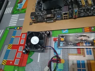 Placa Base ASUS AM1M-A + Athlon 5350 + 8GB RAM