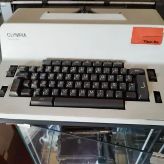 Máquina de escribir Olympia electric 66