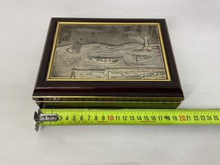 objetos insolitos artesania italiana caja madera