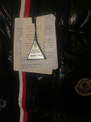 Abrigo Moncler Edición Limitada Negro