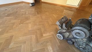 Acuchillado y barnizado de suelos de madera