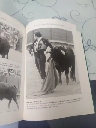 Las vueltas al ruedo de Curro Romero en Sevilla