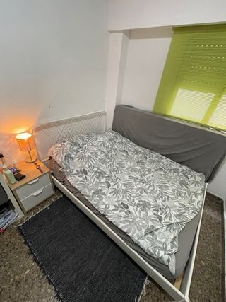 Cama 150x190 y colchón.