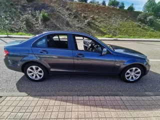 Mercedes-Benz c 220 2009