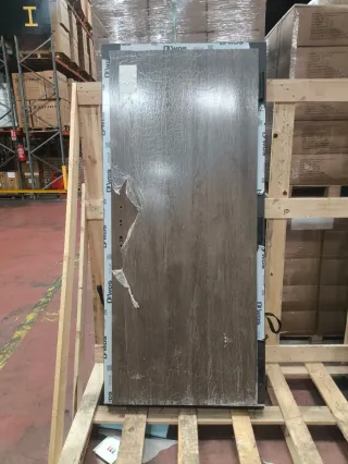 Puerta entrada umbral hermético anti ráfagas