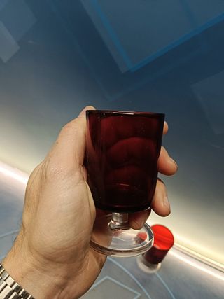 5 copas, preciosos vasos de cristal rojos, 9 cm.
