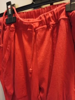 Pantaloni rossi