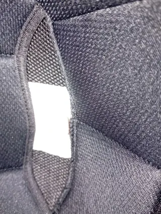 Capacete de moto preto com chamas