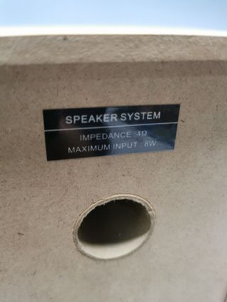 Altavoces genéricos, 2 vias, 8w.