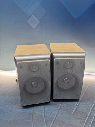 Altavoces genéricos, 2 vias, 8w.