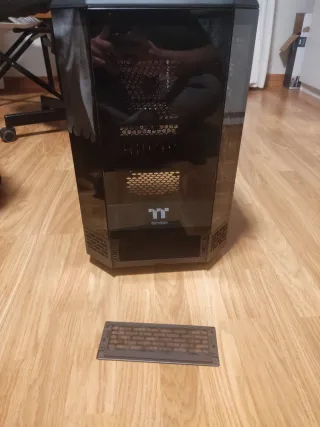 Caixa PC Thermaltake The Tower 250 ITX
