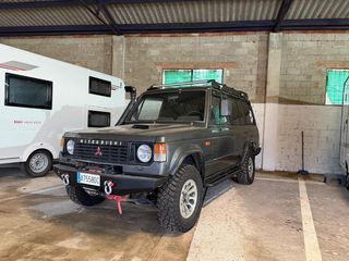 Mitsubishi Montero 1990