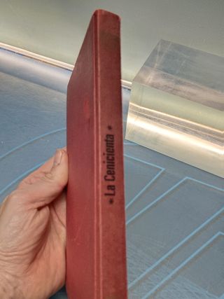 LIBRO ilustrado, LA CENICIENTA Walt Disney Bruguera Colección Hogar Feliz , 1ª Edición 1971