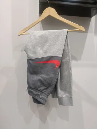 Conjunto Nike Sudadera y Pantalón Gris