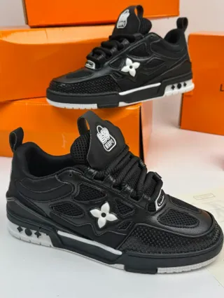 Deportivas Louis Vuitton Negras y Blancas Nuevas