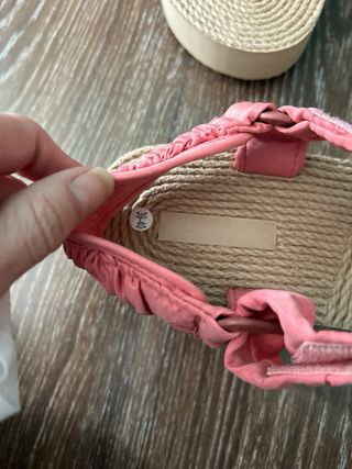 Chanclas verano rosas T39-40, muy ligeras.