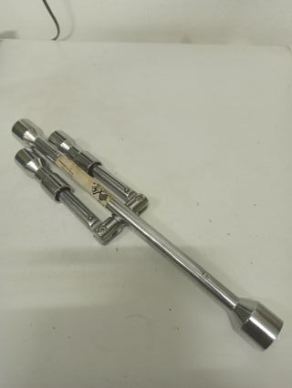 Llave de Cruz Plegable para Coche