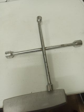 Llave en Cruz para Coche