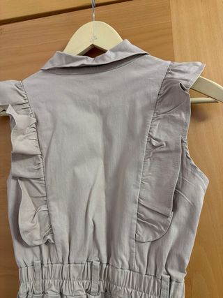 Mono largo beige con volantes