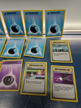 21 carte Pokémon energia, allenatore, entrenador