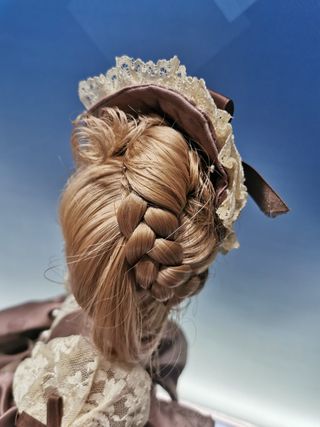 Muñeca , Fanas, 38 cm. cabeza de porcelana, perfecto estado, artesanal