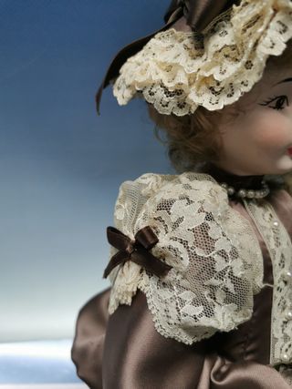 Muñeca , Fanas, 38 cm. cabeza de porcelana, perfecto estado, artesanal