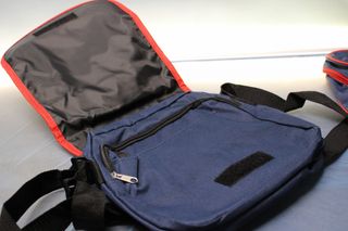 Bandolera y neceser de FCB. Barça, Barcelona. Nuevos, sin uso.