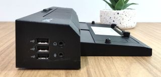 Base "Dell PR02X" para portátil
