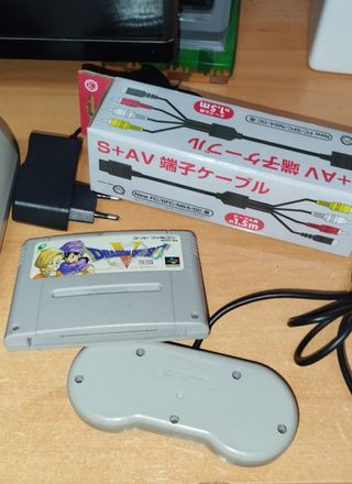Super Famicom con mando y juego Dragon Quest V