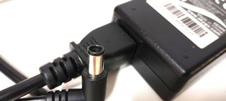 Cargador Akyga Universal Dell  (90W, 4.63 A) LARGO