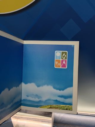 Libro, JUEGO Y ME DIVIERTO MAS DE 40 PASATIEMPOS ,EVEREST ,1983