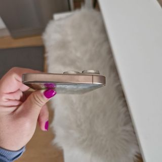 iPhone 16 Pro Max Dorado/Rosa