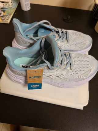 Hoka M Clifton 9 Scarpe da Corsa Blu/Bianche Tagli