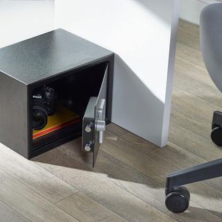 Caja Fuerte Yale YSV/250/DB1 Negra