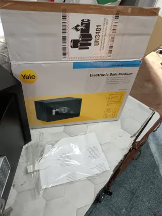 Caja Fuerte Yale YSV/250/DB1 Negra