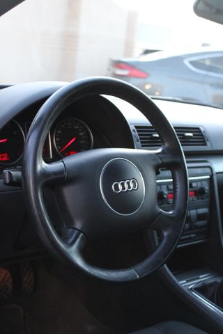 AUDI A4 2.0