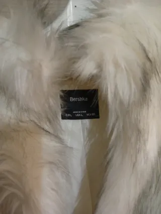 Gilet pelliccia Bershka Beige/Bianco XS