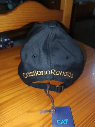 Gorra CR7 Negra y Dorada