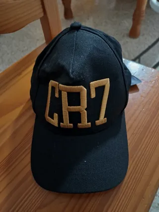 Gorra CR7 Negra y Dorada