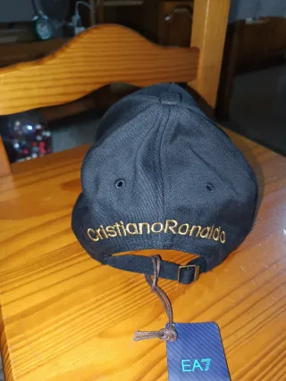 Gorra CR7 Negra y Dorada
