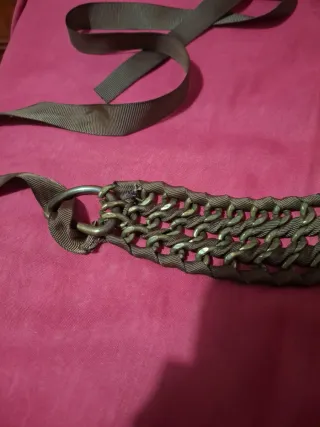 Cinturón de eslabones marrón y dorado