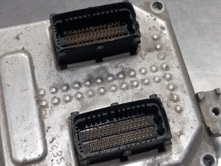 CENTRALITA MOTOR UCE OPEL ASTRA H GTC 55571558 5W