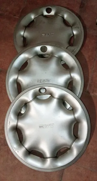 Tapacubos SEAT  (3 unidades)