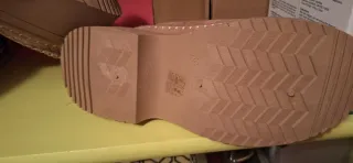 Zuecos de ante beige