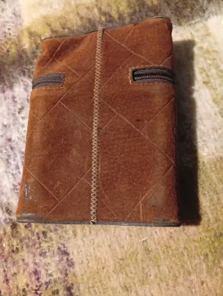 Fiaschetta della Grappa portaoggetti in camoscio