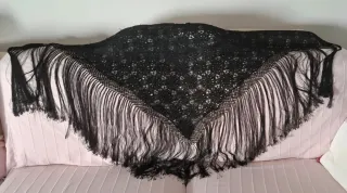 Mantoncillo vintage encaje negro