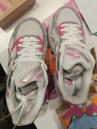 Zapatillas ASICS Blancas y Rosas