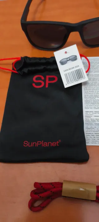 Gafas de sol SunPlanet rojas y negras