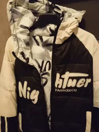 Chaqueta acolchada negra y blanca Talla L