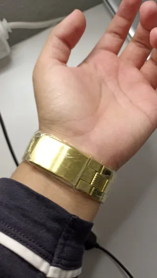 Oferta- Reloj dorado con correa plegable hombre